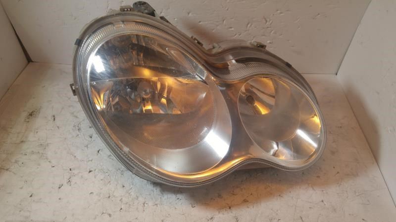 Right headlamp assembly composite used genuine OEM Mercedes-Benz C230 2005-2007