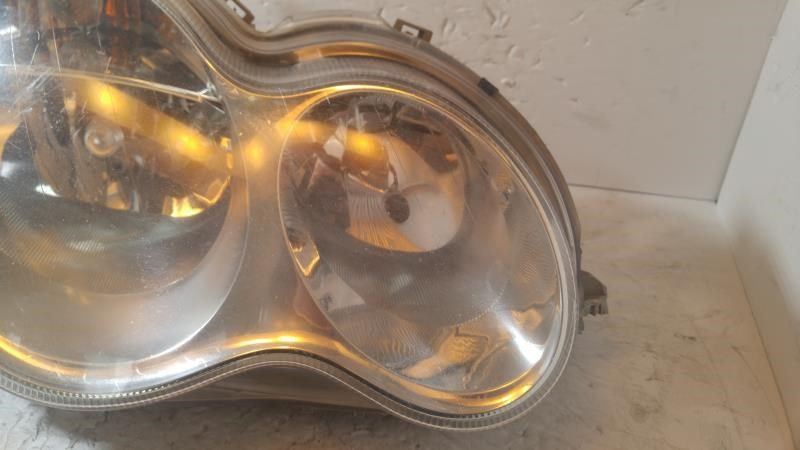 Right headlamp assembly composite used genuine OEM Mercedes-Benz C230 2005-2007