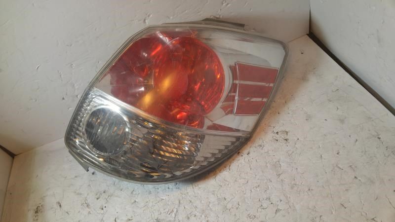 Calavera (luz trasera) derecha usada original (OEM) Toyota Matrix 2005-2008