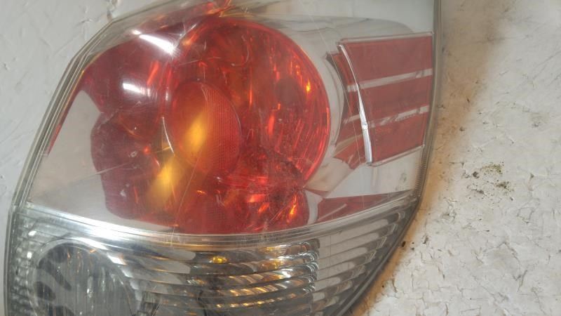 Calavera (luz trasera) derecha usada original (OEM) Toyota Matrix 2005-2008