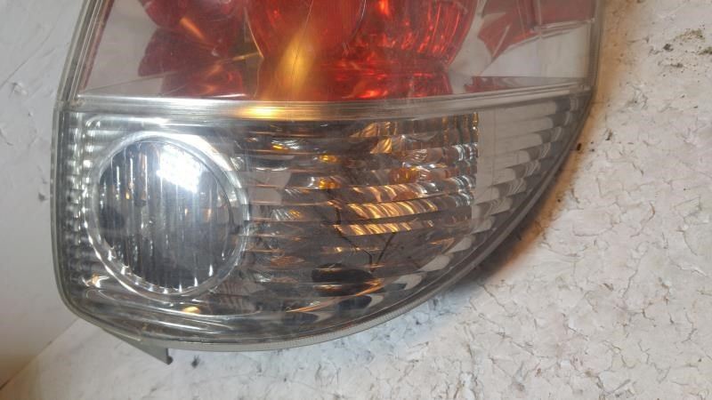 Calavera (luz trasera) derecha usada original (OEM) Toyota Matrix 2005-2008