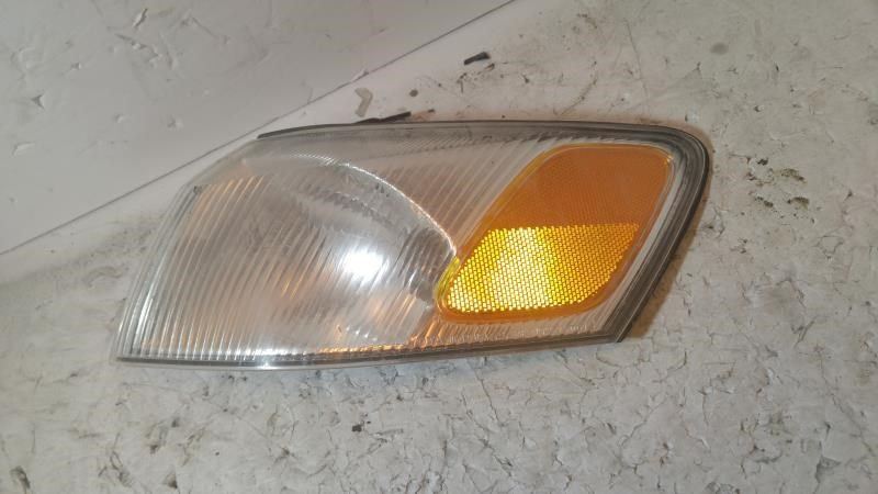 Faro izquierdo usado original (OEM) Toyota Camry 1997-1999