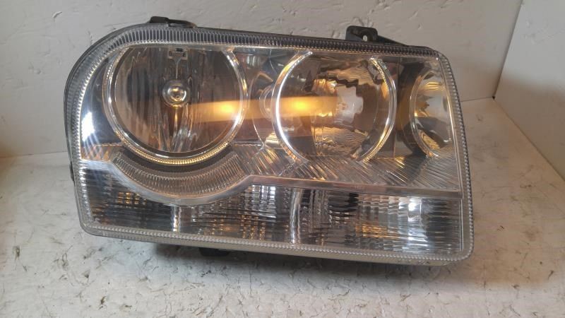 Faro derecho usado original (OEM) Chrysler 300 2009-2010