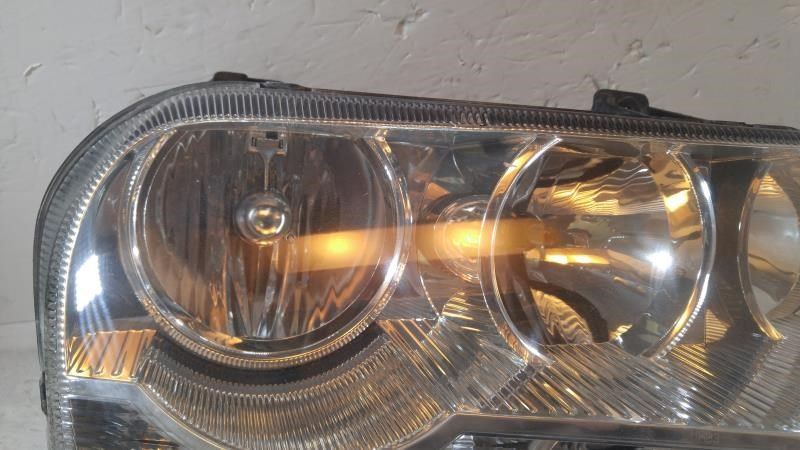Faro derecho usado original (OEM) Chrysler 300 2009-2010