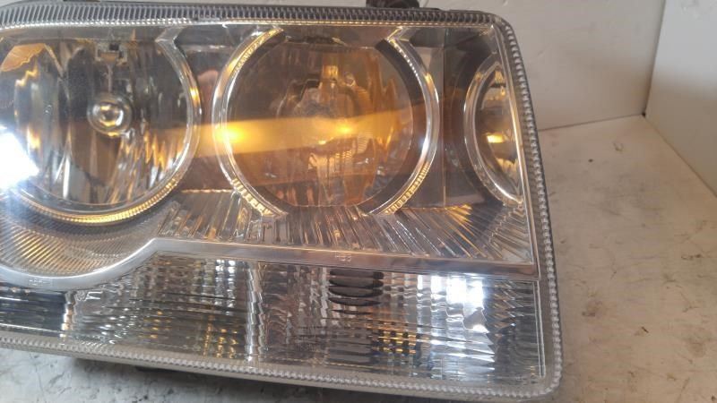 Faro derecho usado original (OEM) Chrysler 300 2009-2010