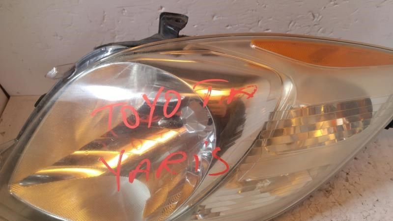 Right headlamp lens/housing used genuine OEM Toyota Yaris 2009-2011