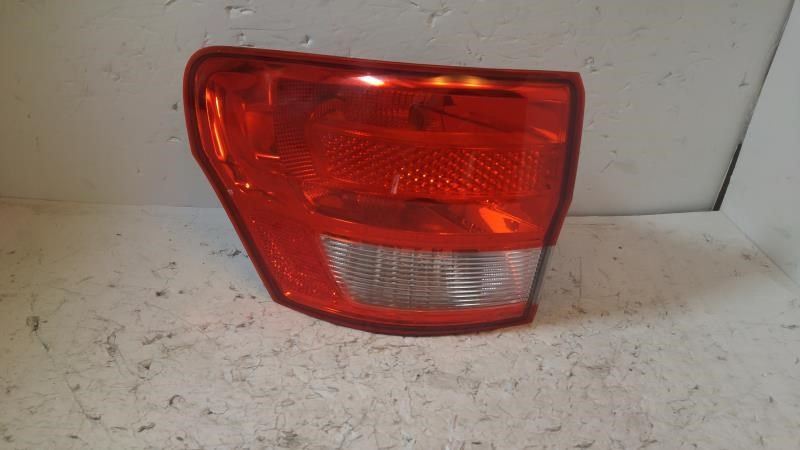 Tail Lamp used genuine OEM Jeep Grand Cherokee 2011-2013