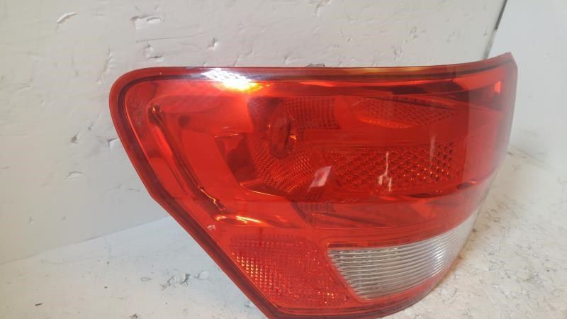 Tail Lamp used genuine OEM Jeep Grand Cherokee 2011-2013