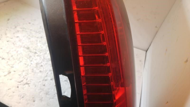 Calavera (luz trasera) derecha usada original (OEM) Cadillac CTS 2010-2014