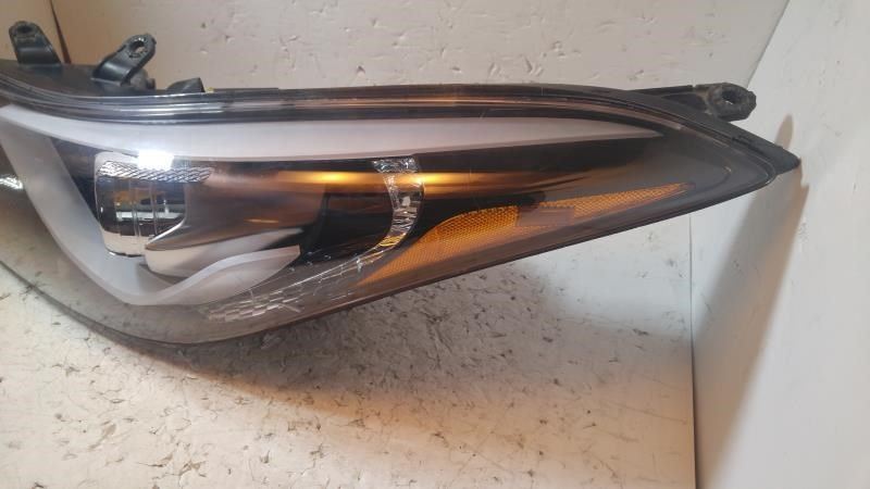 Faro derecho usado original (OEM) Hyundai Elantra 2014-2016
