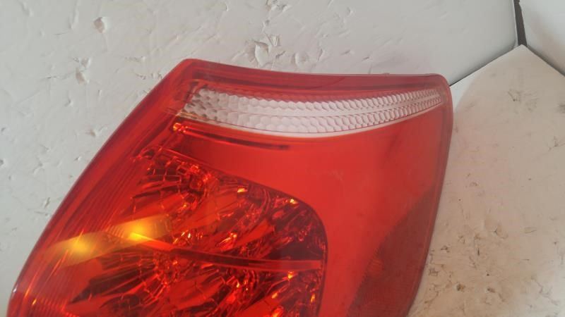 Right taillamp lens/housing used genuine OEM Toyota RAV4 2006-2008