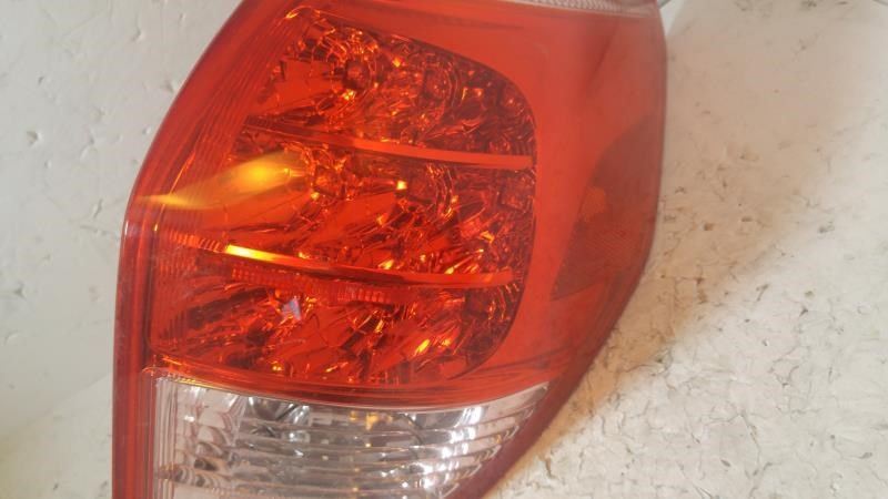 Right taillamp lens/housing used genuine OEM Toyota RAV4 2006-2008
