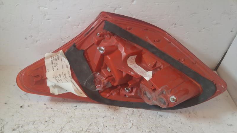 Right taillamp lens/housing used genuine OEM Toyota RAV4 2006-2008