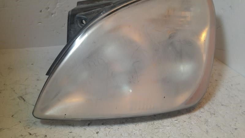 Headlamp Assembly used genuine OEM KIA Rondo 2007-2010