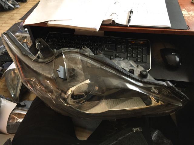 Right headlamp assembly composite used genuine OEM Lexus CT200H 2011-2017