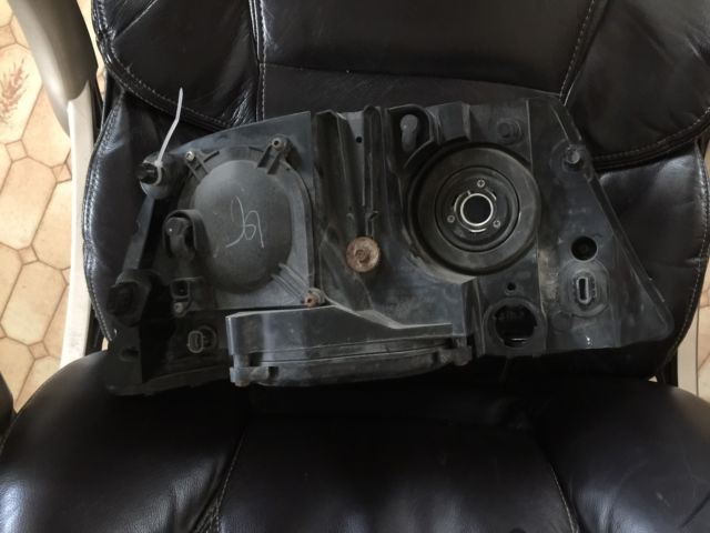 Left headlamp assembly composite used genuine OEM Lincoln Aviator 2003-2005