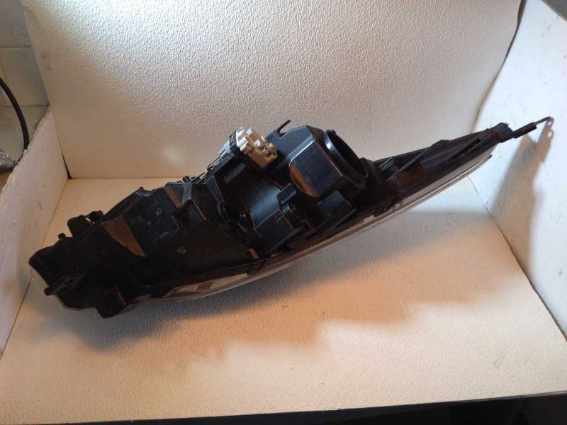 Faro izquierdo usado original (OEM) Mazda 3 2010-2013