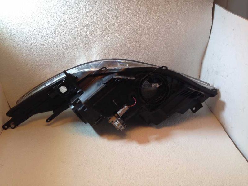 Right headlamp lens/housing used genuine OEM Mazda 3 2010-2011