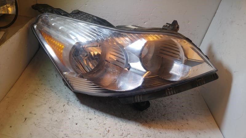 Right headlamp assembly composite used genuine OEM Chevrolet Traverse 2009-2012