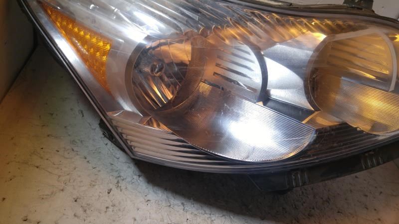 Right headlamp assembly composite used genuine OEM Chevrolet Traverse 2009-2012