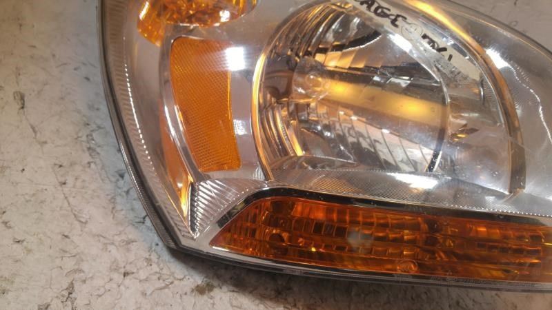 Right headlamp assembly composite used genuine OEM KIA Sportage 2005-2010