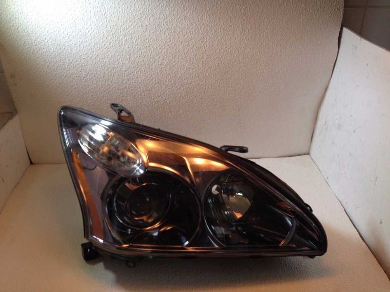 Right headlamp lens/housing used genuine OEM Lexus RX400H 2008
