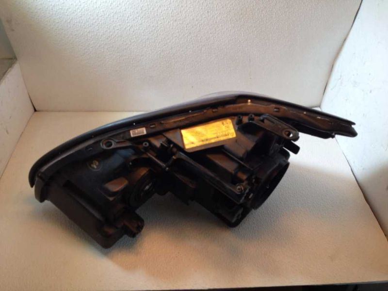 Right headlamp lens/housing used genuine OEM Lexus RX400H 2008