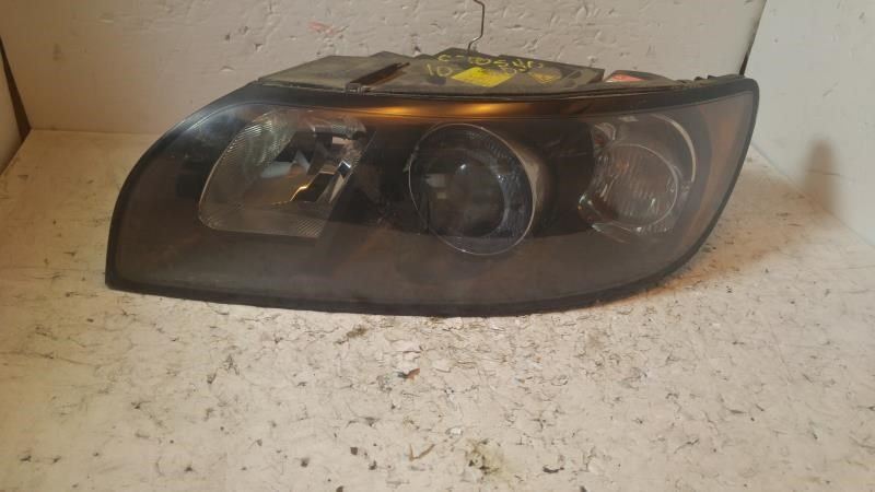 Headlamp Assembly used genuine OEM Volvo S40 2004-2007