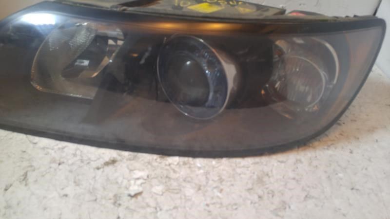 Headlamp Assembly used genuine OEM Volvo S40 2004-2007