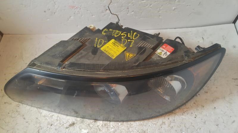 Headlamp Assembly used genuine OEM Volvo S40 2004-2007