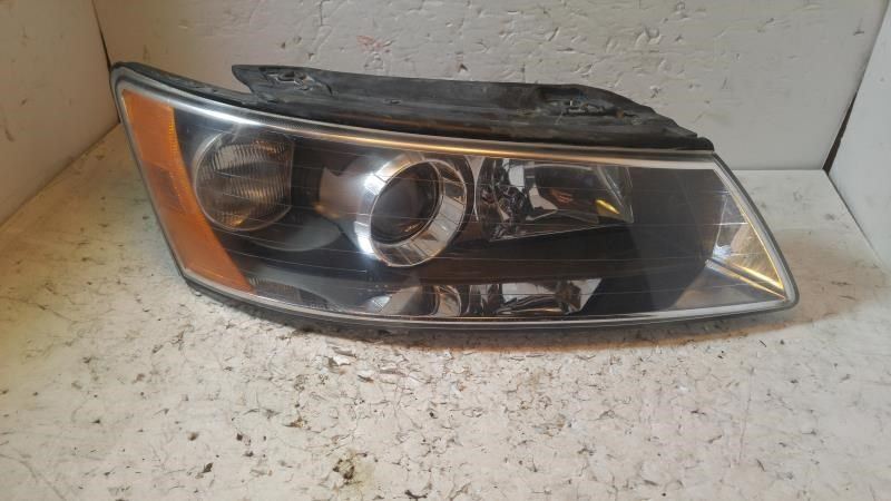 Right headlamp assembly composite used genuine OEM Hyundai Sonata 2006-2008