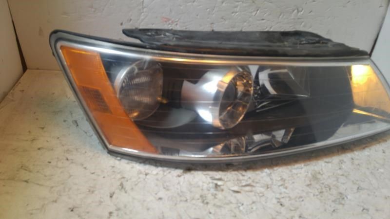 Right headlamp assembly composite used genuine OEM Hyundai Sonata 2006-2008