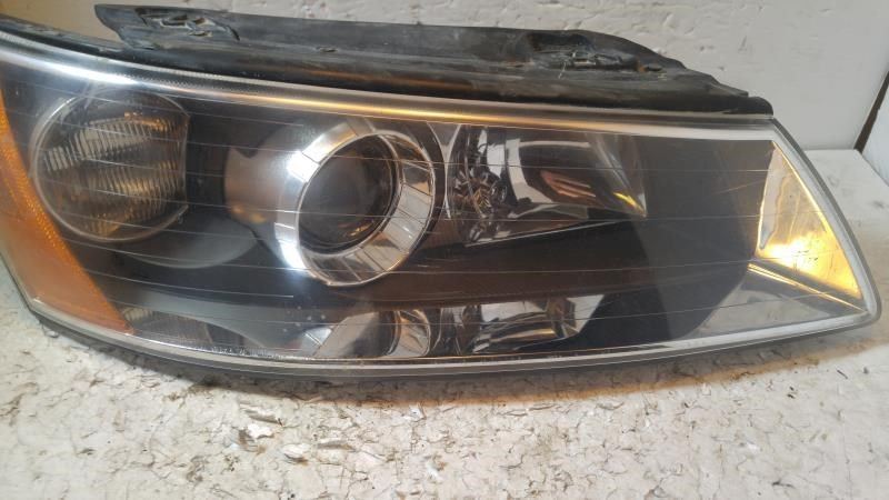 Right headlamp assembly composite used genuine OEM Hyundai Sonata 2006-2008