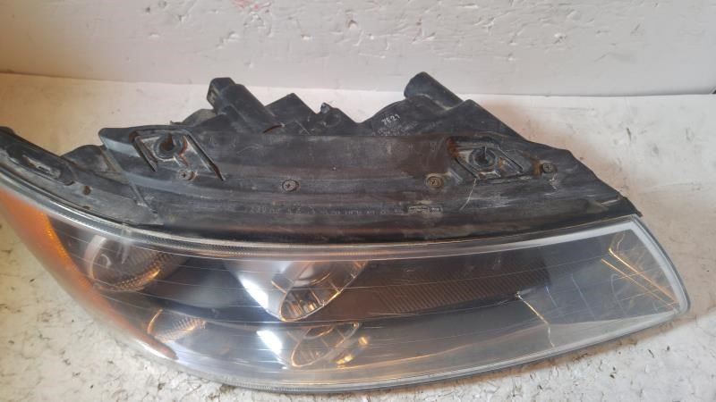 Right headlamp assembly composite used genuine OEM Hyundai Sonata 2006-2008