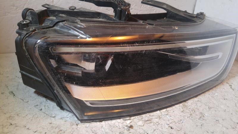 Faro usado original (OEM) Audi Q3 2015