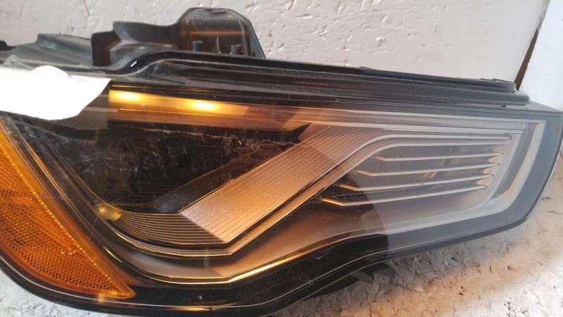 Faro derecho usado original (OEM) Audi A3 2015-2016