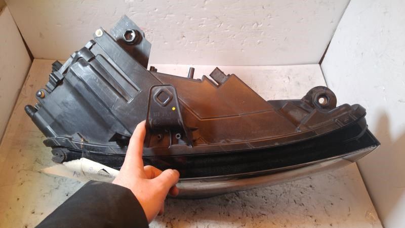 Faro derecho usado original (OEM) Audi A3 2015-2016