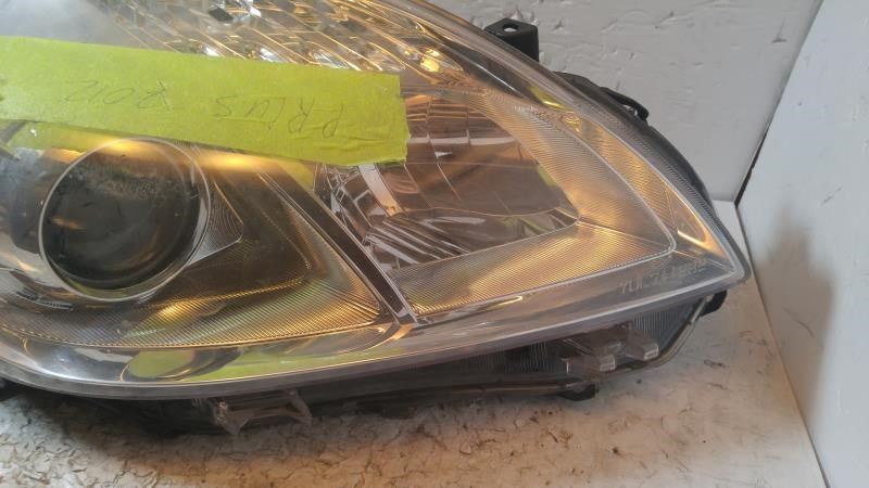 Right headlamp lens/housing used genuine OEM Toyota Prius 2012-2015