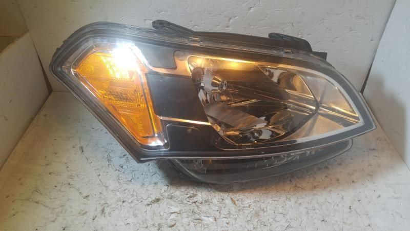 Right headlamp assembly composite used genuine OEM KIA Soul 2010-2011