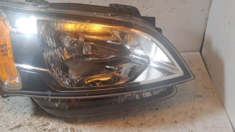 Right headlamp assembly composite used genuine OEM KIA Soul 2010-2011