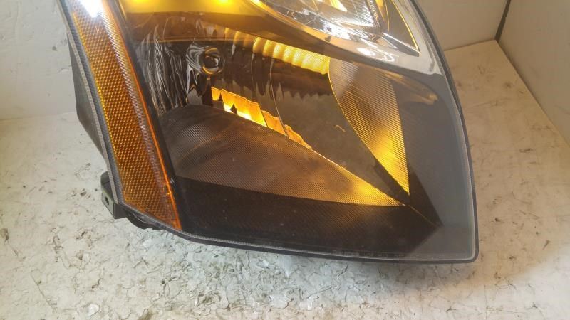 Faro derecho usado original (OEM) Nissan Sentra 2010-2012