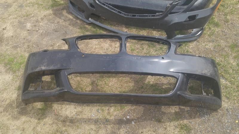 Defensa (parachoques) delantera usada original (OEM) BMW 528I 2011-2013