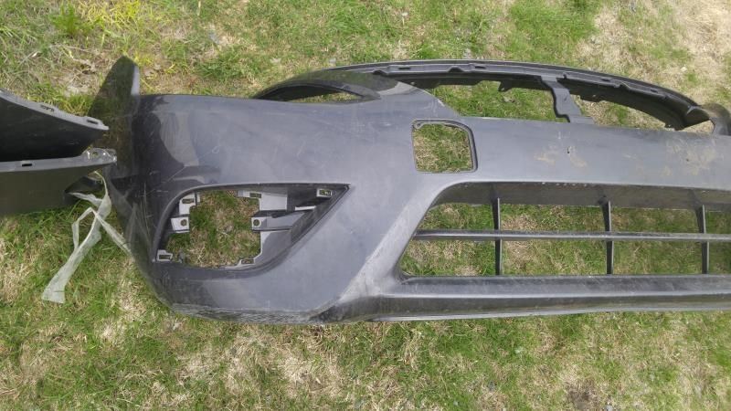 Defensa (parachoques) delantera usada original (OEM) Nissan Versa 2015-2019