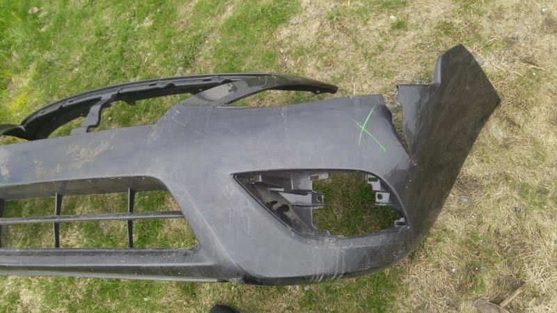 Defensa (parachoques) delantera usada original (OEM) Nissan Versa 2015-2019