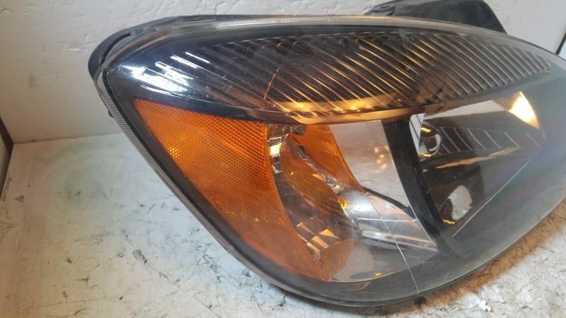 Faro derecho usado original (OEM) KIA RIO 2010-2011