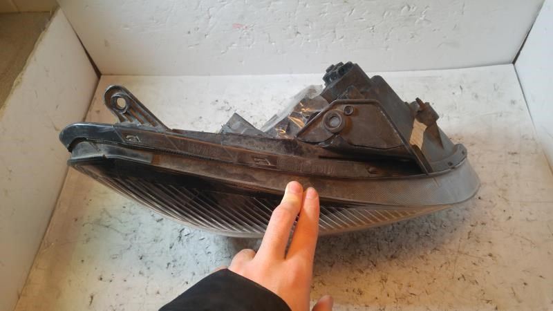Faro derecho usado original (OEM) KIA RIO 2010-2011