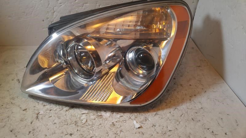 Headlamp Assembly used genuine OEM KIA Rondo 2007-2010