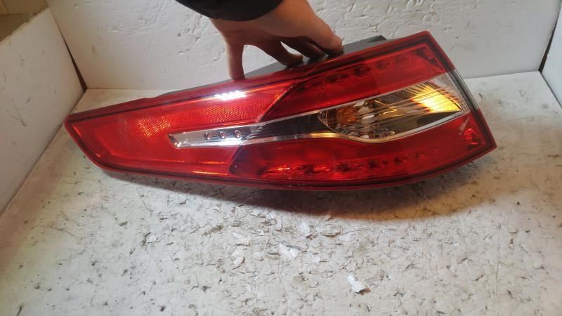 Feu arrière droit usagé d'origine (OEM) KIA Optima 2011-2013 (Right taillamp assembly outer)