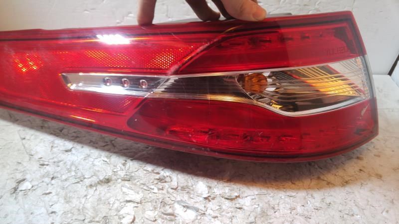Feu arrière droit usagé d'origine (OEM) KIA Optima 2011-2013 (Right taillamp assembly outer)