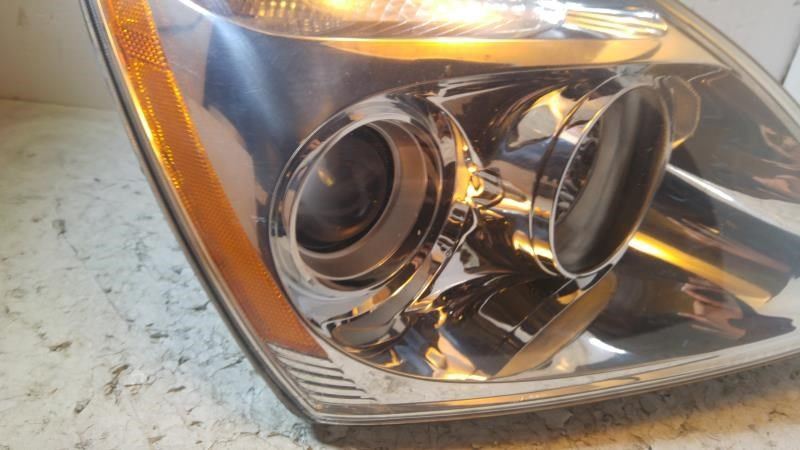 Faro usado original (OEM) KIA Sedona 2007-2012